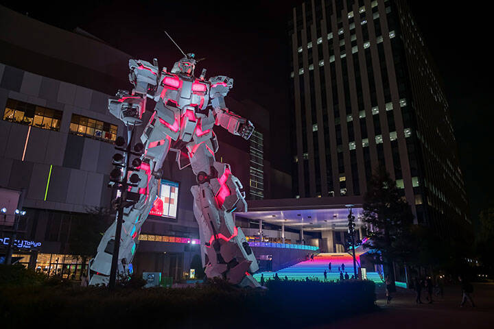 Gundam, real size model, light up at Divercity Tokyo plaza, japan 